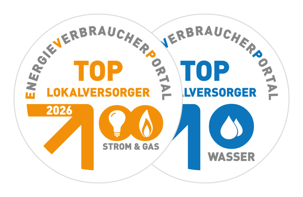 Ein dreifaches Siegel bestehend aus einem Doppelsiegel für Top Lokalversorger 2026 für Strom & Gas und einem Einfachsiegel mit Top Lokalversorger 2026 für Wasser.